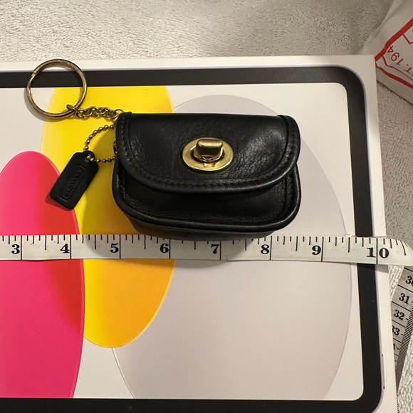 🇺🇸Coach turn lock keychain/charm 🇺🇸 - Picture 6 of 12